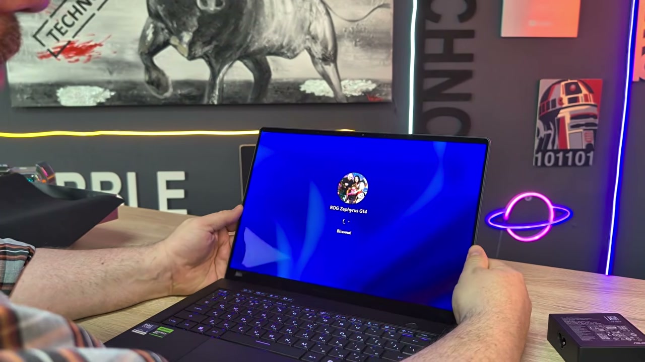 3K OLED-дисплей ASUS ROG Zephyrus G14 GU405 з насиченим зображенням